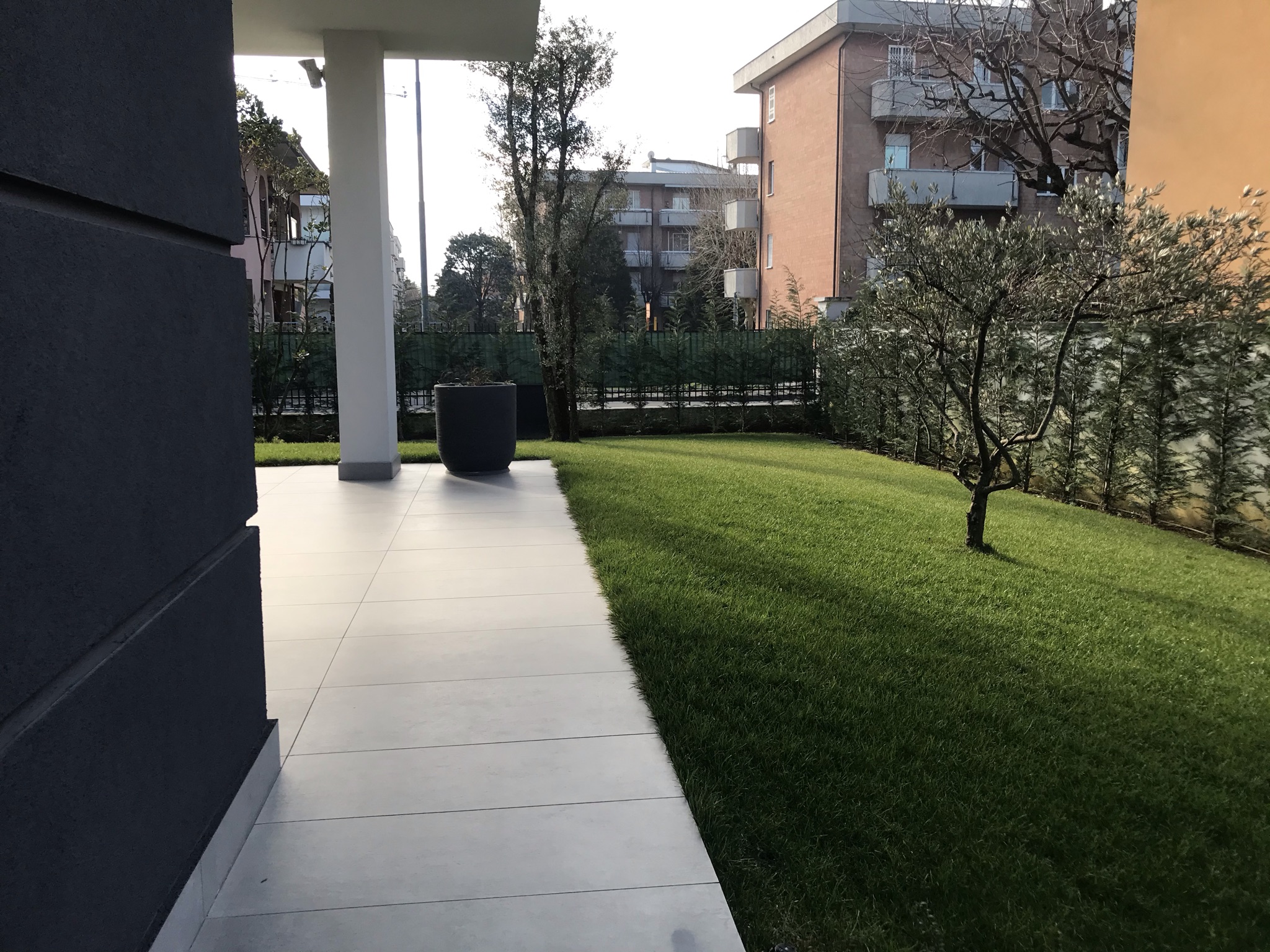 Portico affacciato sul giardino privato